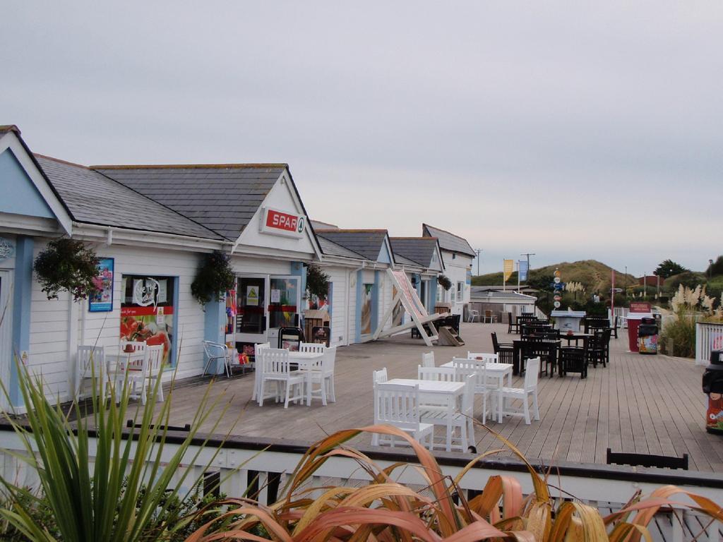 Holidays At Perran Sands Holiday Park Perranporth Eksteriør billede